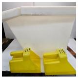Storage bin with scoops