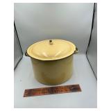Enamel pot