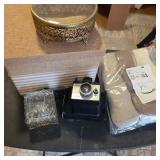 Box w Contents