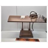 Desktop lamp