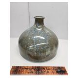 Ceramic bottle or vase