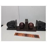 2 pairs of book ends
