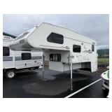 2003 lance Camper