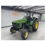 2004 John Deere 5220