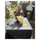 Williraye Holiday Caroler