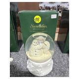 Snowbabies Musical Snow globe