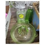 Green Juicer & 2 Shakers