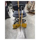 Scoop Shovel & Snow Shovel