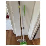 Broom & Swiffer