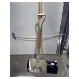 Snow Shovel & Aluminum Scoop
