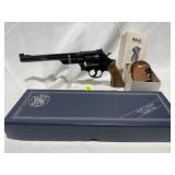 Smith & Wesson Model 27-2  357 MAG/38 SPL Pistol