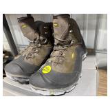 KEEN 14EE Boots (Hardly Worn)