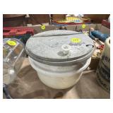 Crock Bowl w/Lid