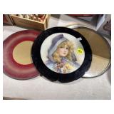 Round Glass Frames & Pictures