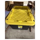17 Gallon Tote w/Lid