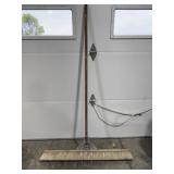 Push Broom - Xtra Wide