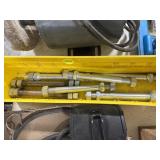 Bolts & Nuts 7 1/2" (7)