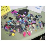 Monster High Mega Bloks with 5 Figurines