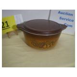 Pyrex Casserole Bowl with Lid, Old Orchard
