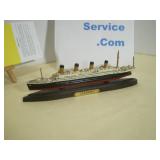 RMS Titanic Ocean Liner Cruise Ship Model
