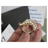 Stunning Brooch Pin Gold-Tone Swirl