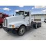 2005 Kenworth T600 Daycab Truck/Tractor