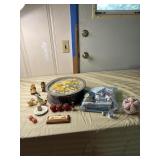 Crochet hooks, sewing thread pin cushion Gum