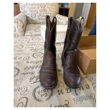 Size 8 D boots Cowtown