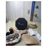Vintage hat boxes with 1 hat, gloves purse and