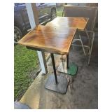 2 cedar podiums