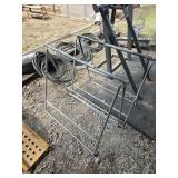 2 sign frame / saw horses
