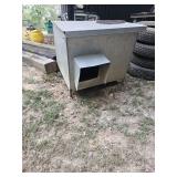 35"ï¿½32"ï¿½33" metal box