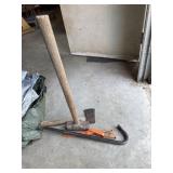Hatchet, sledge hammer bar