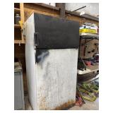 Old refrigerator does wok