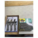 Brush set and magnifying head light