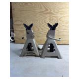 2 Jack stands