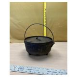 Lodge 10 Dutch oven cast iron