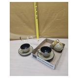 Pierson 1 cups and saucers,  2 glass horses