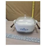 Corningware 4 quart casserole dish with carrier