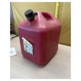 5 gallon gas can with flow spout
