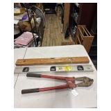 3 Levels and bolt cutter