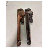 2 Pipe wrenches