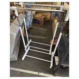 2 clothes racks 39ï¿½