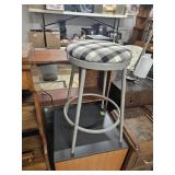 16"ï¿½25" metal stool