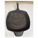 Cast Calphalon skillet