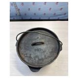 Texsport 4 quart footed Cast iron Dutch oven