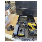 Dewalt 18 volt drill, needs battery has bits