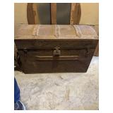 Vintage Trunk 32ï¿½x17ï¿½x20ï¿½ with contents
