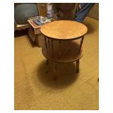 Round end table 19ï¿½x24ï¿½