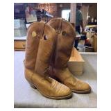10 1/2 D Acme Cowboy Boots